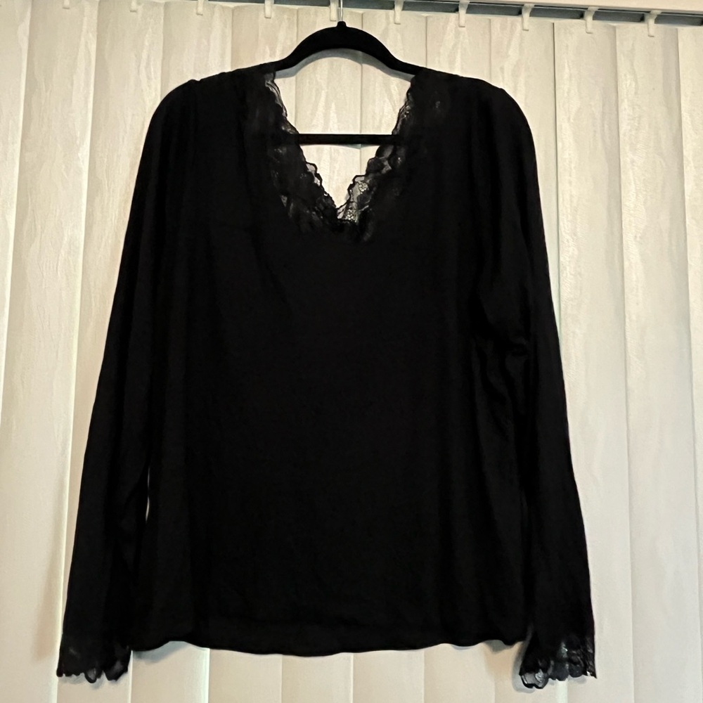 Venus Black Lace Trim Top